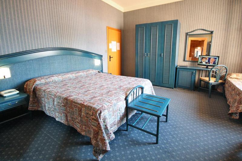 Hotel Kristina إمبيريا المظهر الخارجي الصورة